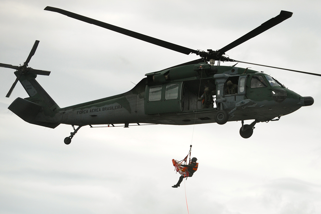 OPERAÇÕES – Esquadrão de helicópteros (5º/8º GAV) realiza treinamento em Florianópolis