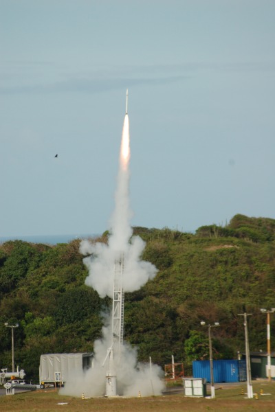 Lançamento do foguete da Operação Barreira V  CLBI