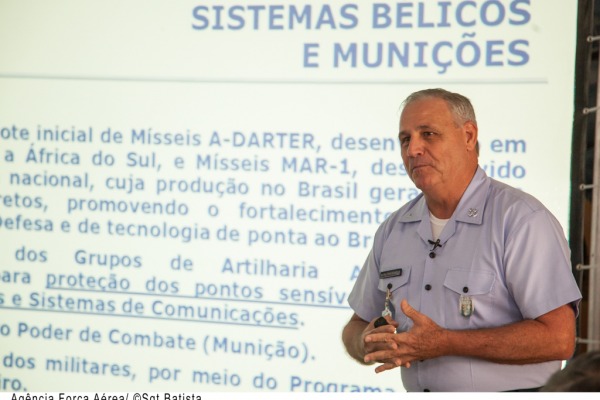 Brig Franciscangelis, secretário de Economia e Finanças da FAB em explanação  Agência Força Aérea/Sargento Batista