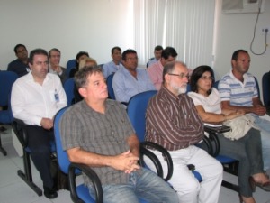 presentes no ato de assinatura