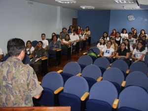 Alunos de Psicologia visitam a COMARA