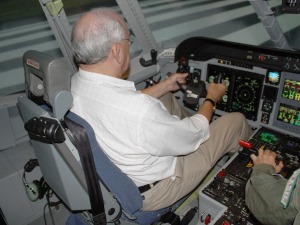 Ministro em voo no simulador