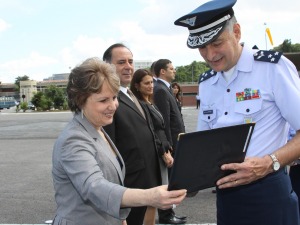 Vice-prefeita Alda Marco Antonio recebe distinção