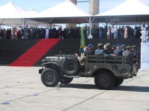 Dia da Vitória 2011 - desfile carros militares