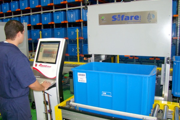 A solução tecnológica vai permitir, no futuro, a aquisição de fardamento on line. A solução tecnológica vai permitir, no futuro, a aquisição de fardamento on line.