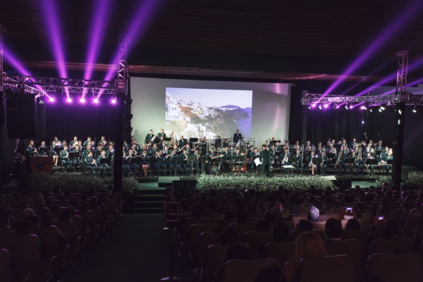 Show de 1h30 contou com a presença de músicos de outras unidades militares do país