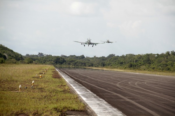 No exercício estão sendo utilizados aviões  A-29 Super Tucano, C-98 Caravan e E-99