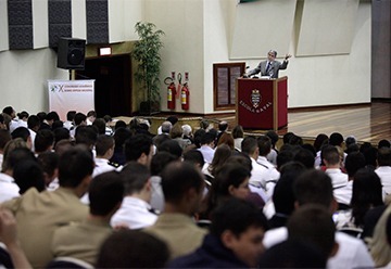 Participam do evento 260 estudantes de 33 universidades de todo o Brasil