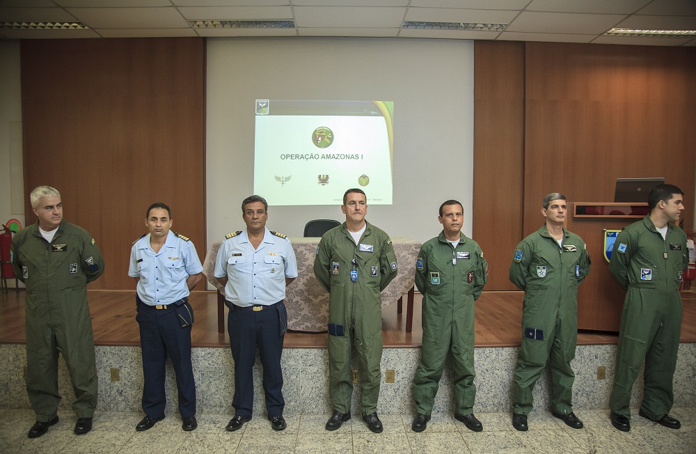 FAB e Exército reformam pista remota na fronteira com a Colômbia