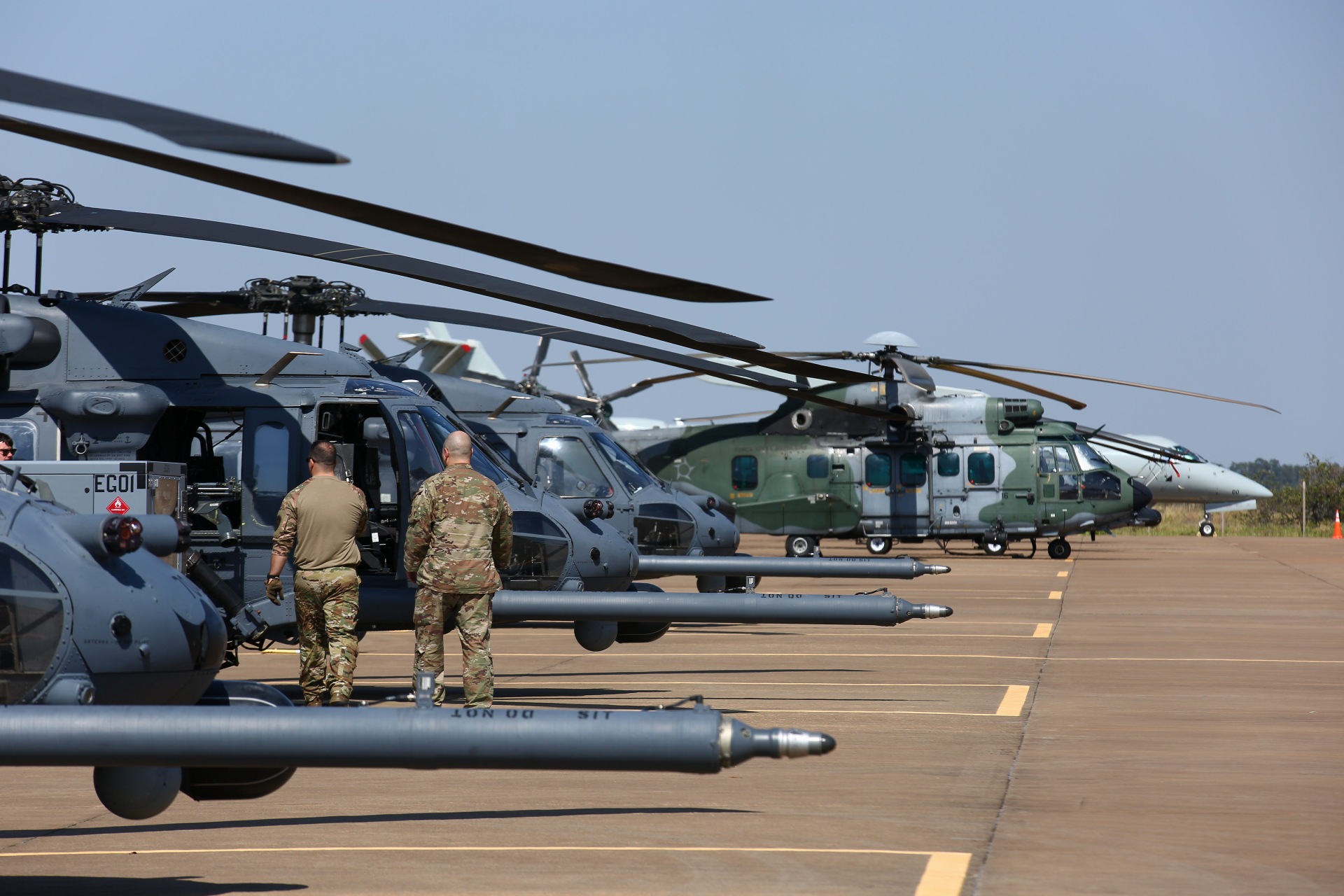 Brigada de Cavalaria Aérea do Exército Americano chegou na Europa » Força  Aérea