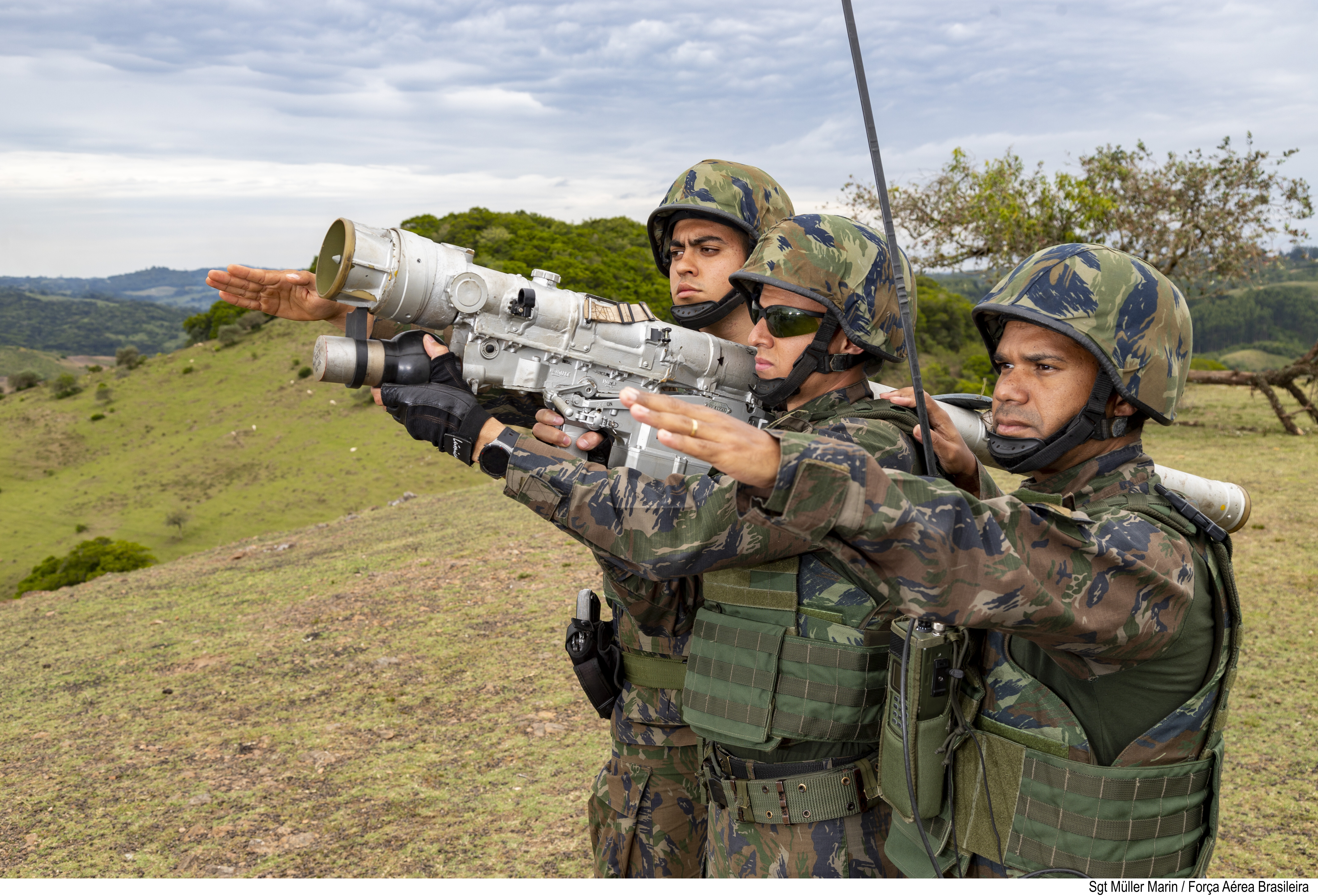 TEAM6 Airsoft Team - O USO DE UNIFORME DAS FORÇAS ARMADAS BRASILEIRAS  Assunto polêmico não? Mas vamos lá. Vira e mexe aparece um novato com  uniforme, principalmente usando alguma peça do fardamento