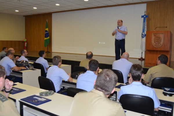 Brigadeiro Lourenço abre o curso  CENIPA