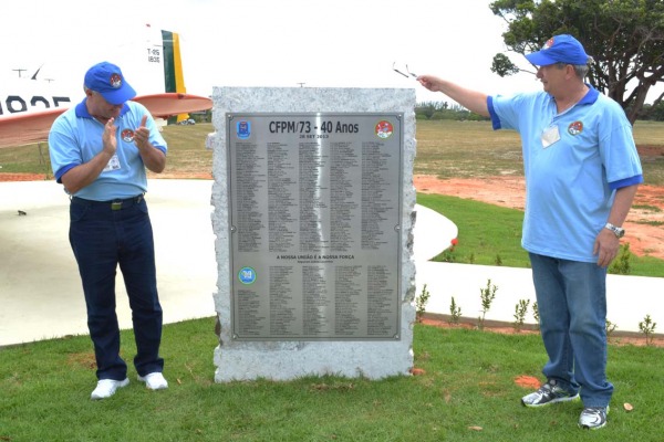 Descerramento de placa da turma de 1973  S2 CANÁRIO