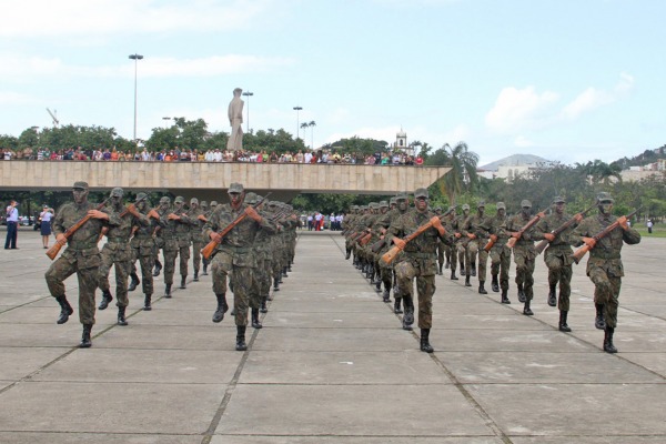 A guarda do Monumento aos Mortos da 2º GM é de responsabilidade da FAB  Sargento Rocha / III COMAR