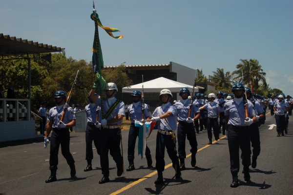 Cerimônia militar marca aniversário da Barreira do Inferno  CLBI