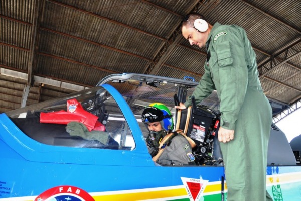 Pilotos da Fumaça treinam em Anápolis  Sgt Bruno/EDA