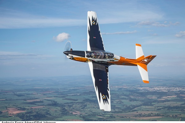 T-27 é utilizado para instrução aos cadetes da AFA  Johnson Barros/Agência Força Aérea