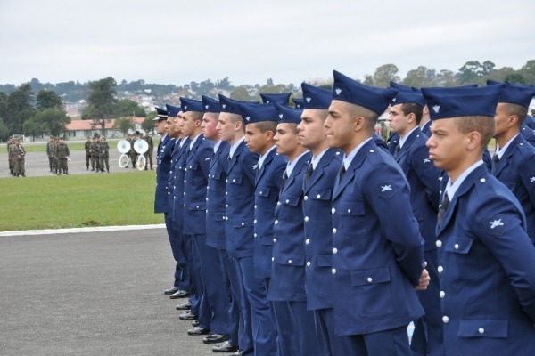 Incorporação de novos soldados em Curitiba (PR)  CINDACTA II