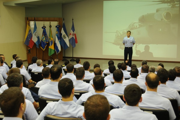 Apresentação do Comandante da UNIFA  Sgt Pontes