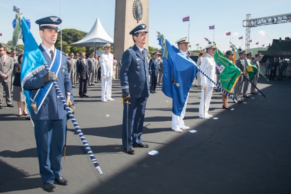 Comando-Geral de Apoio recebe insígnia do Exército  Cabo V. Santos/Agencia Força Aérea