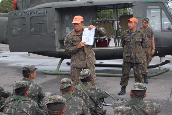 64 militares foram capacitados em operações com helicópteros 64 militares foram capacitados em operações com helicópteros