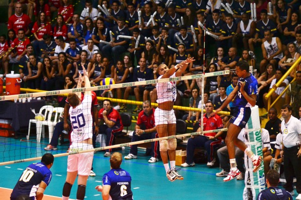 Time de São José garantiu vaga na elite do vôlei nacional. O DCTA apoiou a equipe durante toda a competição