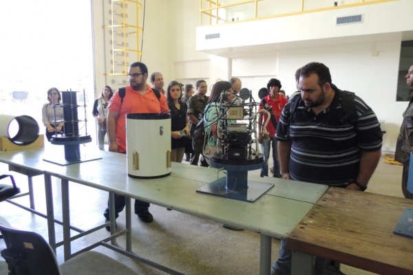 Integrantes do Programa Microgravidade, que tiveram experimentos aprovados para o próximo lançamento do foguete nacional, conheceram o trabalho do Centro.