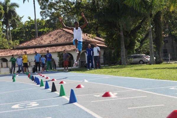 Luiz Gabriel, atleta de revezamento 4x100m  1S SDE Xavier