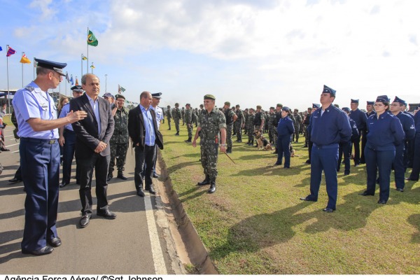 O prefeito de Curitiba participou do evento  Sgt Johnson / Agência Força Aérea