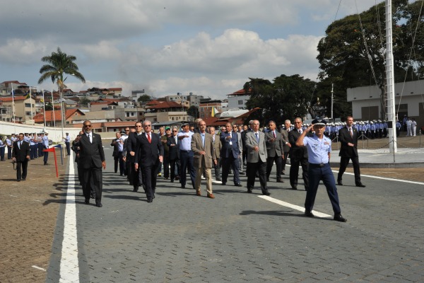 Alunos Veteranos participaram do desfile  