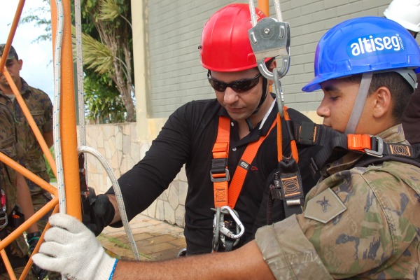 Segurança no trabalho é tema de evento interno da CLBI  CLBI