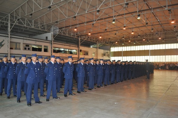 Depois de um treinamento de três meses, os novos soldados agora prestarão serviços de segurança e defesa nas organizações da Aeronáutica