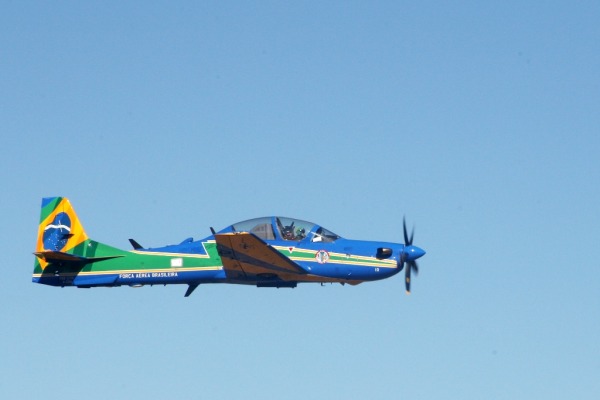 Aeronave A-29 Super Tucano na Base de Santa Maria  Ten Cocate