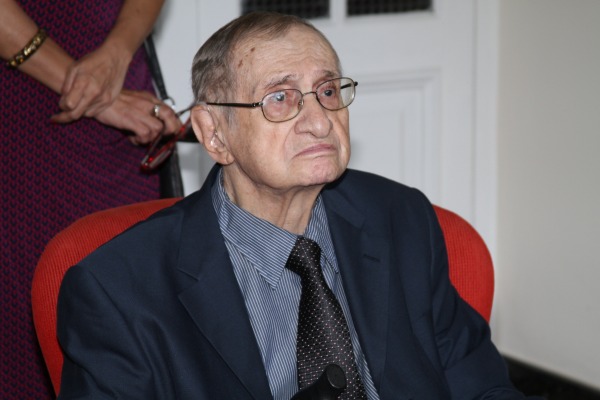 Professor, pesquisador e ex-reitor, o Major-Brigadeiro Engenheiro Pacitti criou o curso de engenharia da computação no ITA Professor, pesquisador e ex-reitor, o Major-Brigadeiro Engenheiro Pacitti criou o curso de engenharia da computação no ITA