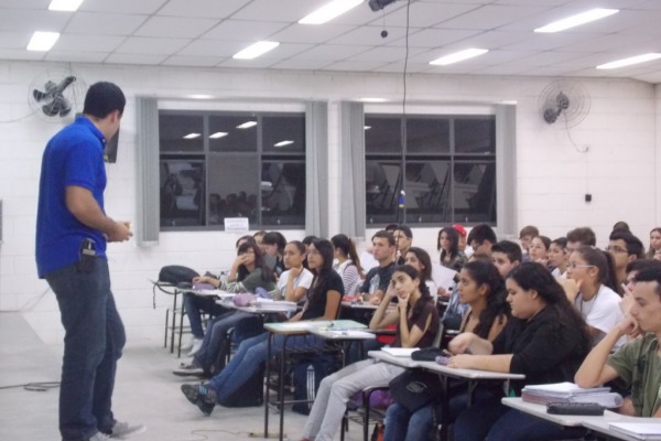 Seleção é composta de exame intelectual e entrevista de renda. Inscrições encerram em 22 de agosto