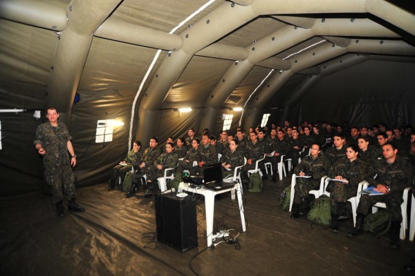 Graduados e aspirantes a oficial são alunos do curso  EEAR/Sgt Diniz