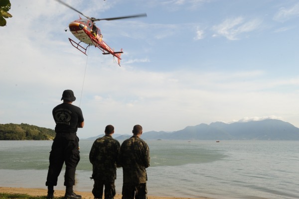 Instrução de sobrevivência no mar  Sgt Ventura / BAFL