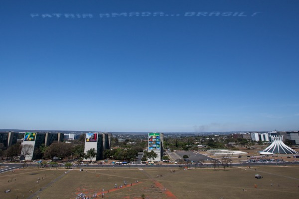 A FAB participou do desfile com mais de 40 aeronaves e cinco grupamentos