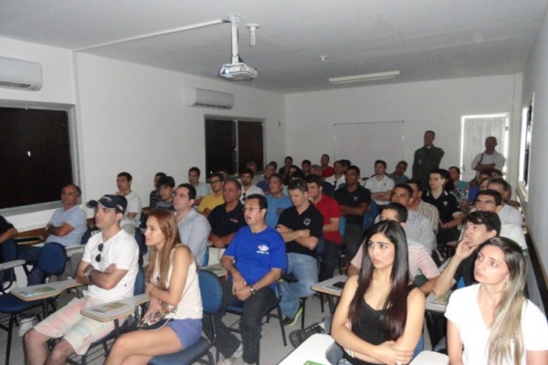 Palestra para instrutores e alunos do aeroclube  SERIPA III