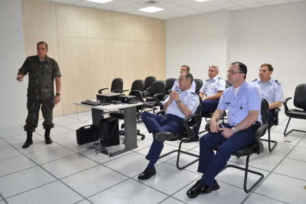 Comandante da Força Aérea Chilena foi à Manaus  Sgt Carleilson