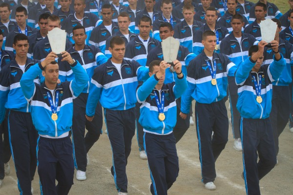 Alunos participam de desfile  Sargento Batista/ Agência Força Aérea