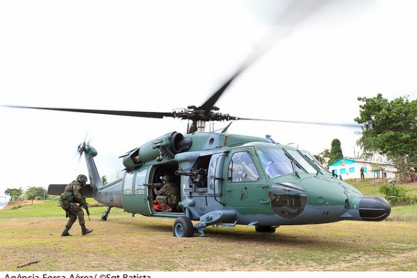 Entre os equipamentos empregados no exercício estão helicópteros Blackhawks  Sgt Batista/Cecomsaer