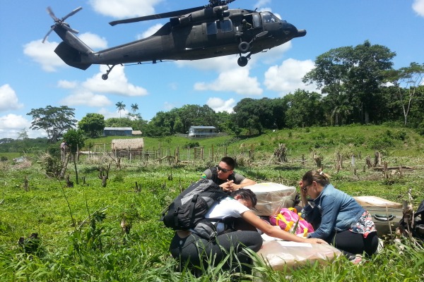 Terreno para o pouso no Seringal Canadá, no Acre, desafia perícia do comandante da aeronave