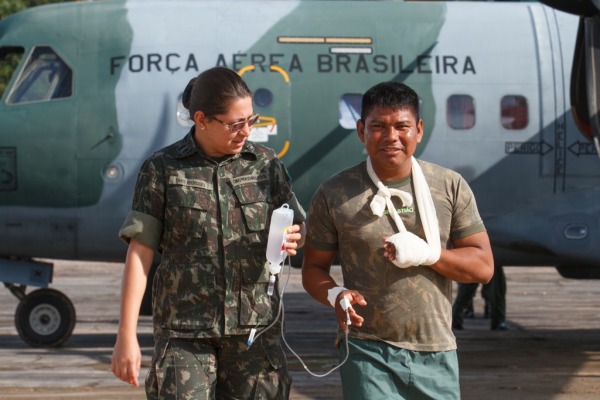 O militar sofreu um incidente com motosserra e teve que ser transferido para Tabatinga (AM)