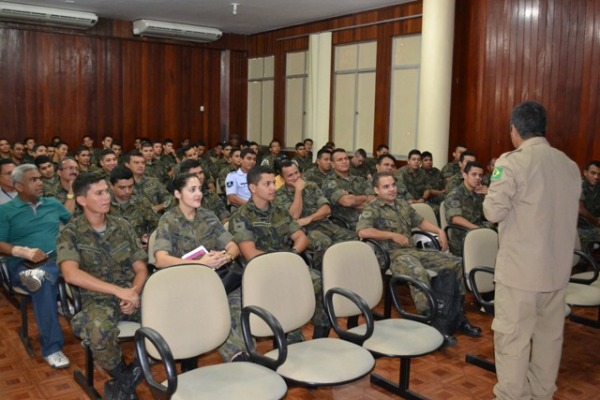 Militares da Guarnição participam do evento  CB Mário (I COMAR)