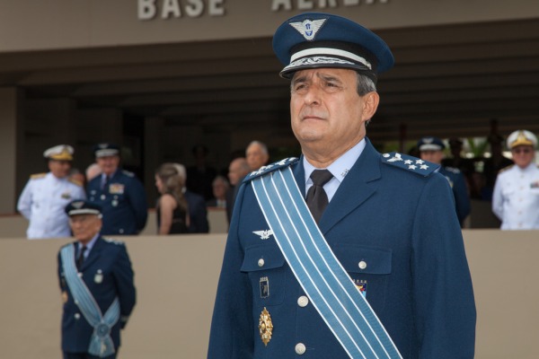 O Tenente-Brigadeiro do Ar Gerson Machado assume o COMGAR