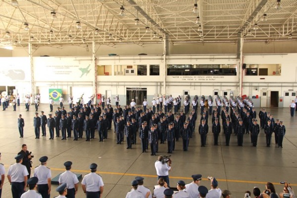 VII COMAR forma mais 100 sargentos em Manaus  Asp Cassia Guterres