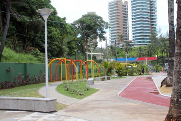 A praça Orungan tem três mil metros quadrados e conta com ciclovia e equipamentos de lazer