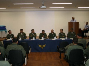 Mesa de autoridades da cerimonia de encerramento