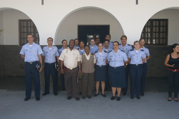 Na África do Sul, o Serviço Militar de Saúde participa do treinamento dos pilotos para o caça Gripen